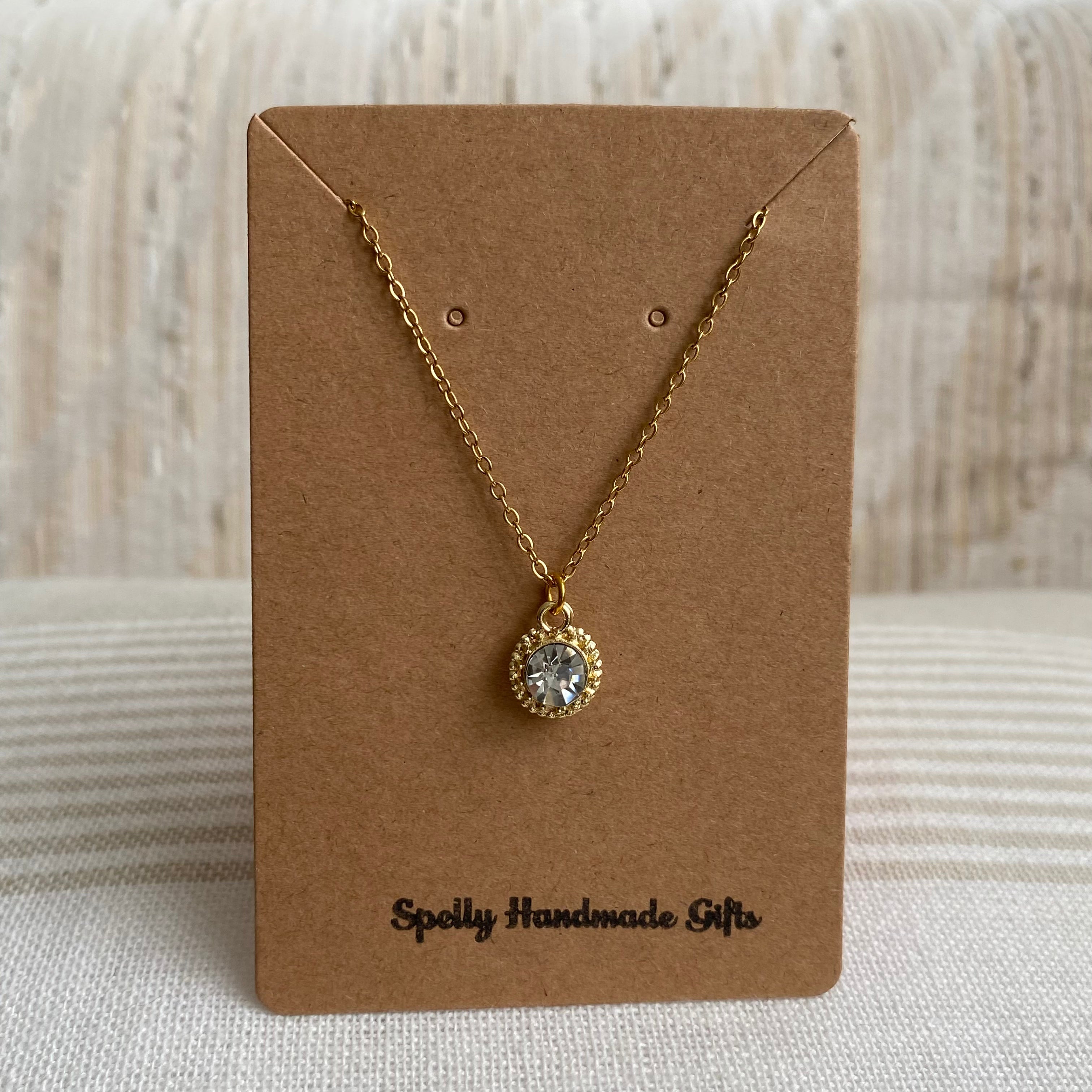 Gold Vintage Sparkle Pendant Necklace