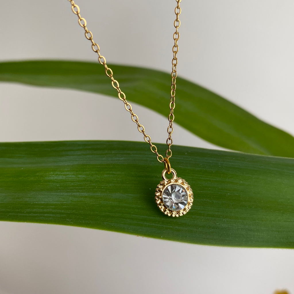 Gold Vintage Sparkle Pendant Necklace