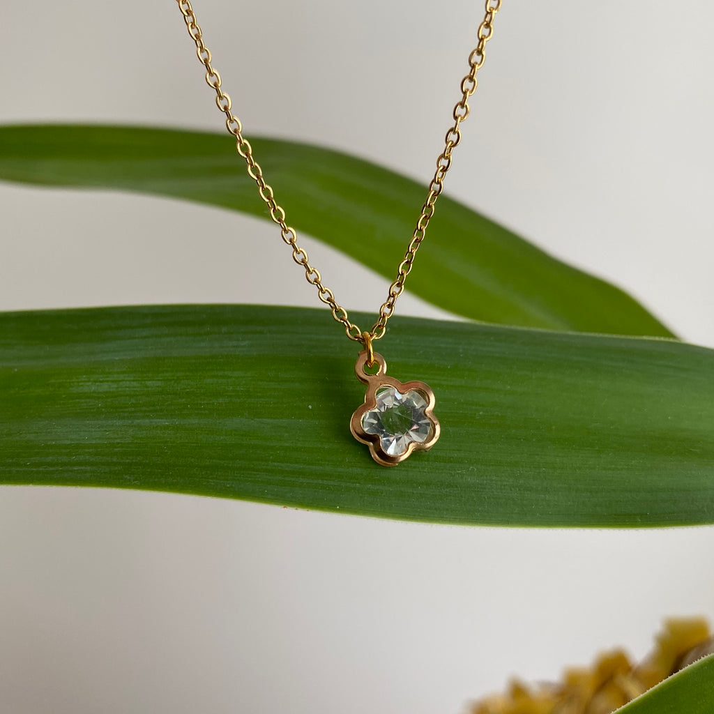 Gold Flower Diamond Pendant Necklace