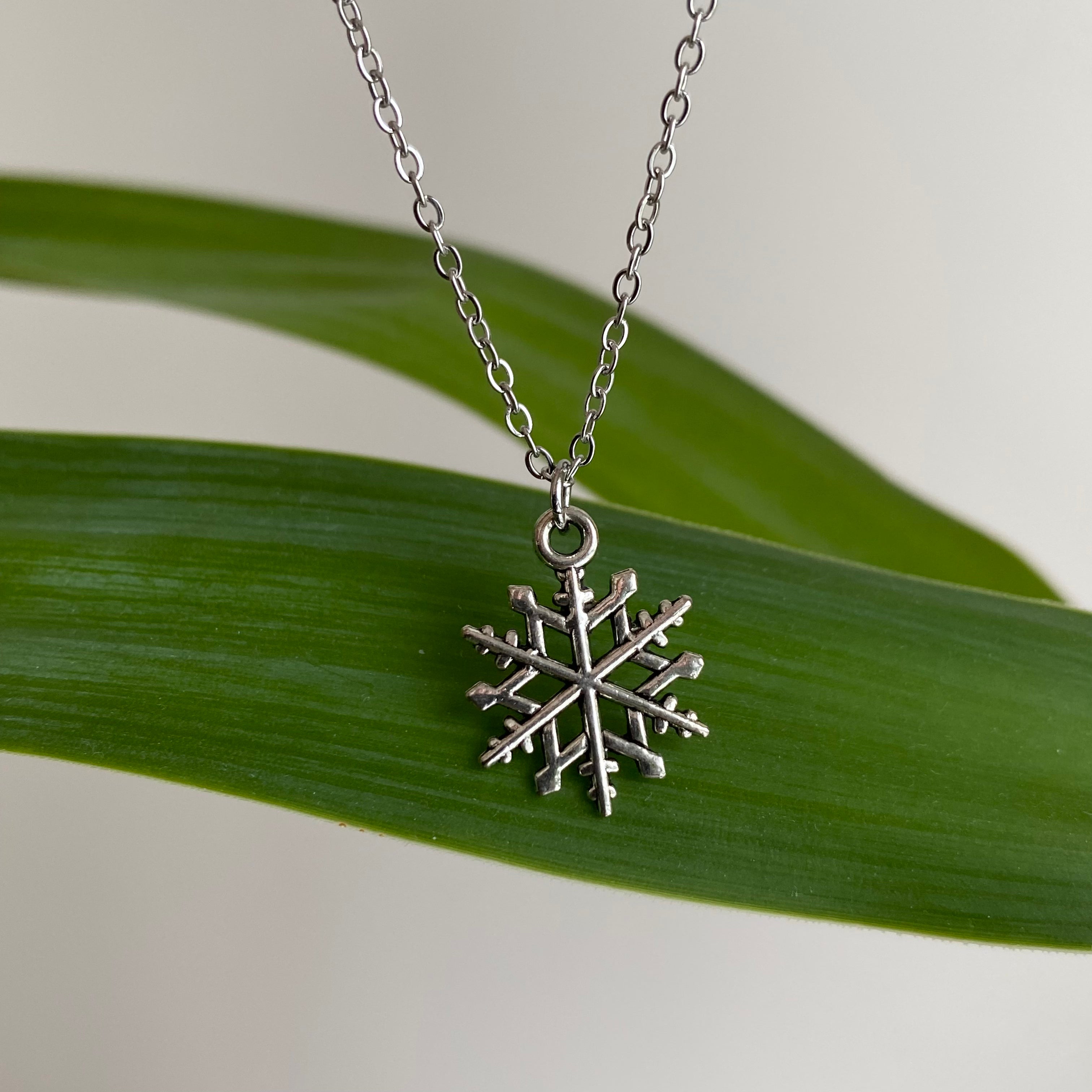 Silver Snowflake Pendant Necklace (Large Size)