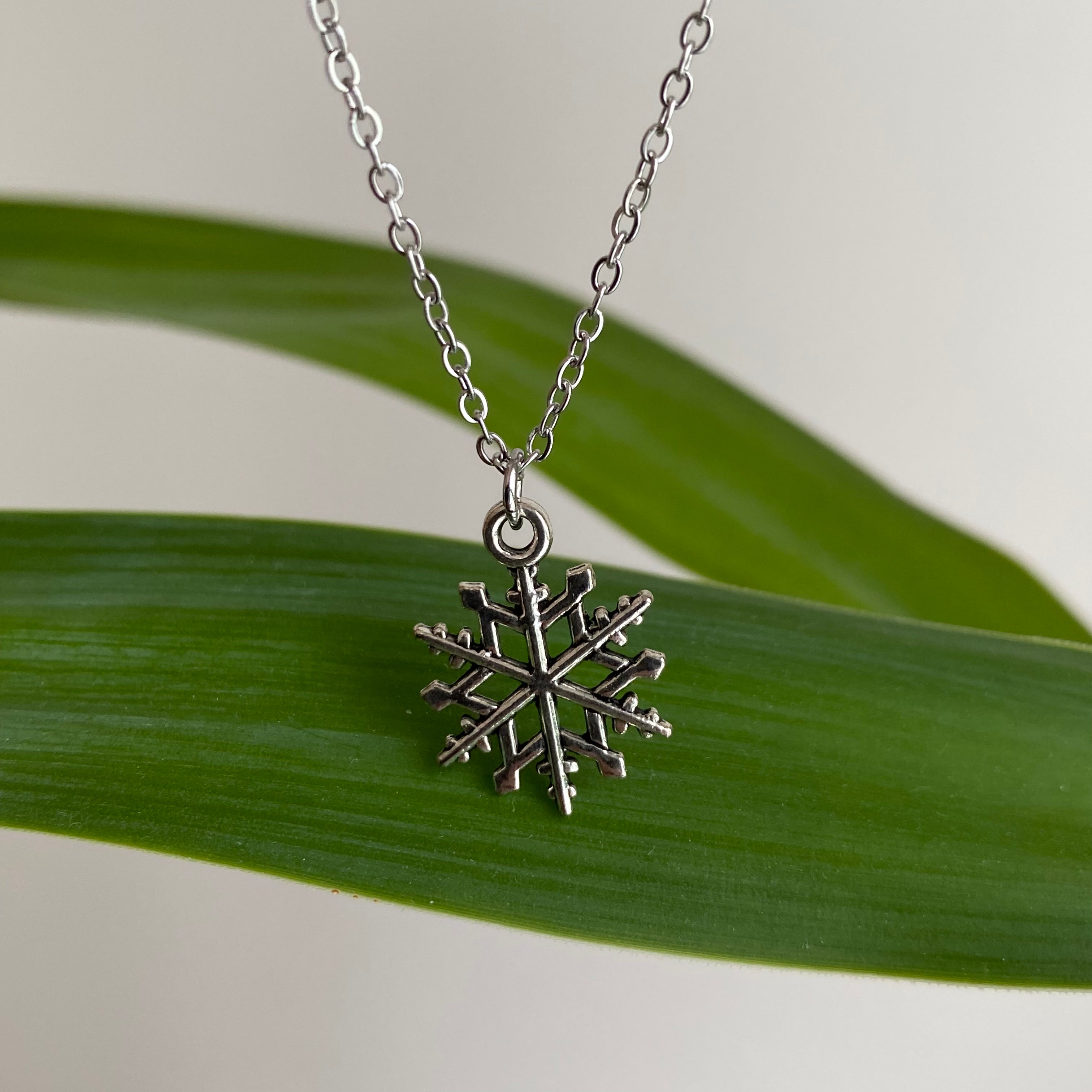 Silver Snowflake Pendant Necklace (Large Size)