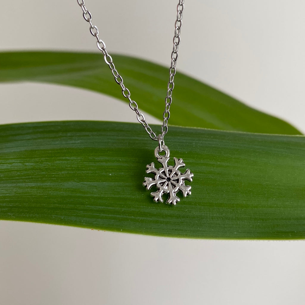 Silver Snowflake Pendant Necklace (Small Size)