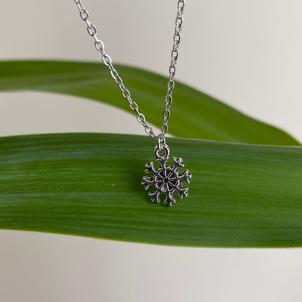 Silver Snowflake Pendant Necklace (Small Size)