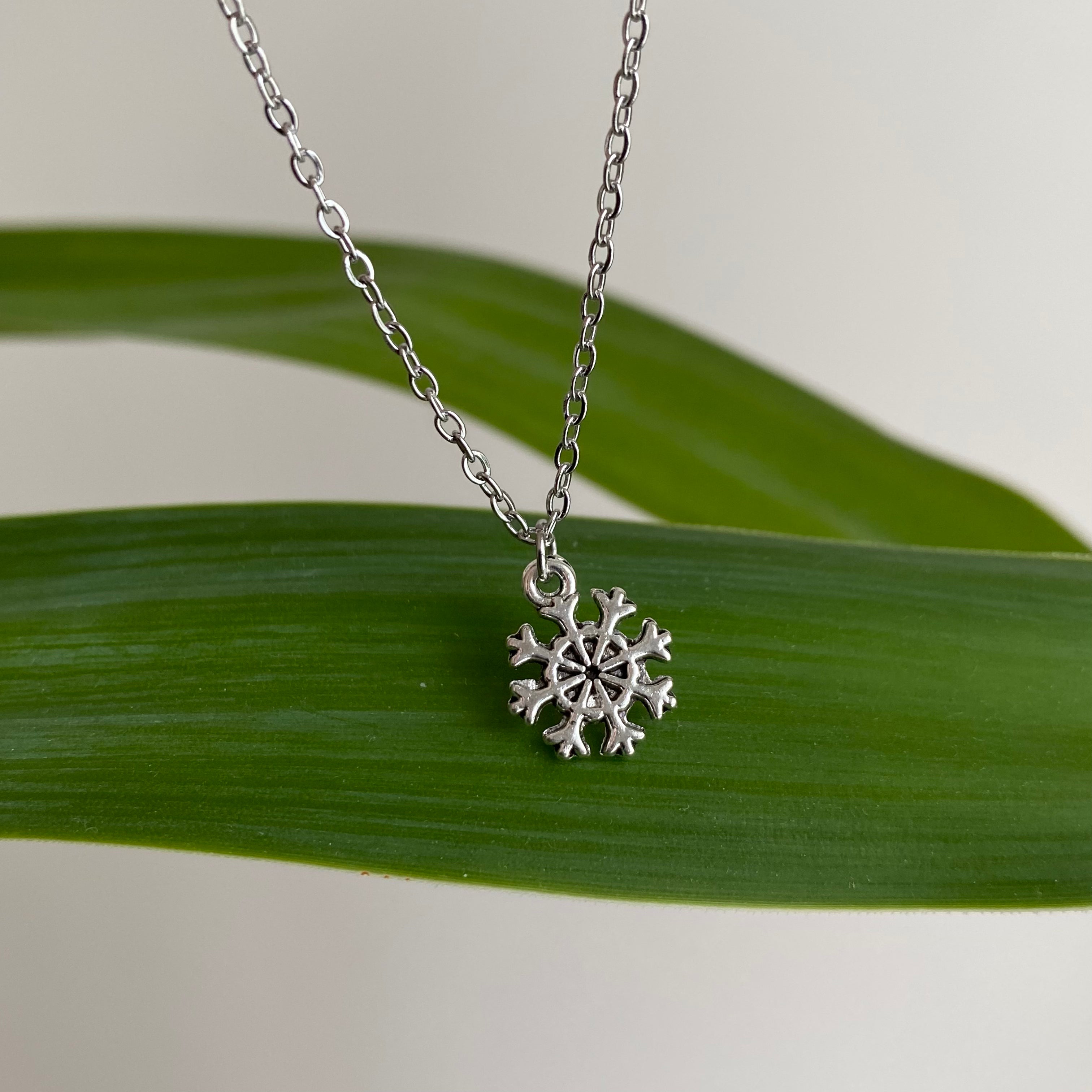 Silver Snowflake Pendant Necklace (Small Size)