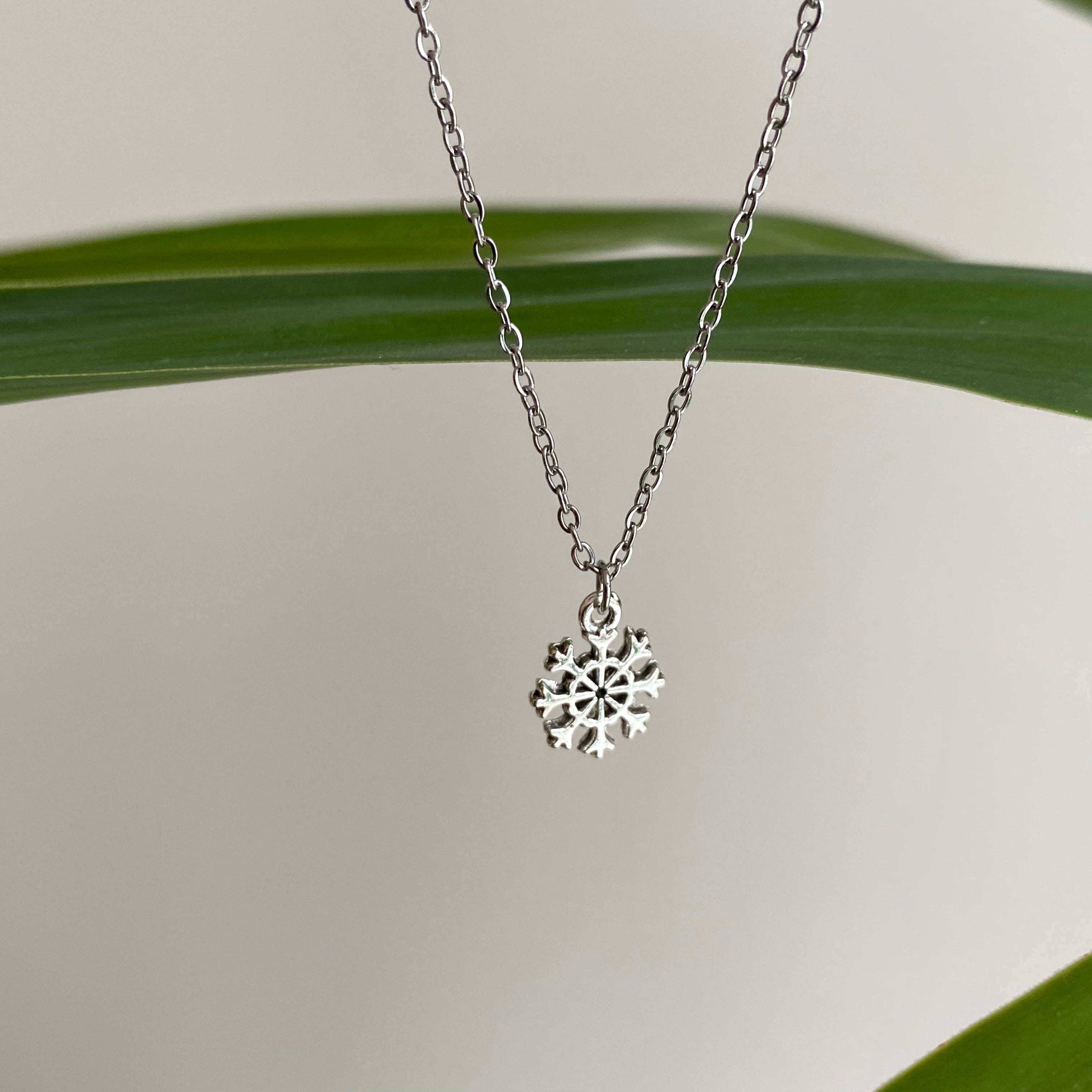Silver Snowflake Pendant Necklace (Small Size)