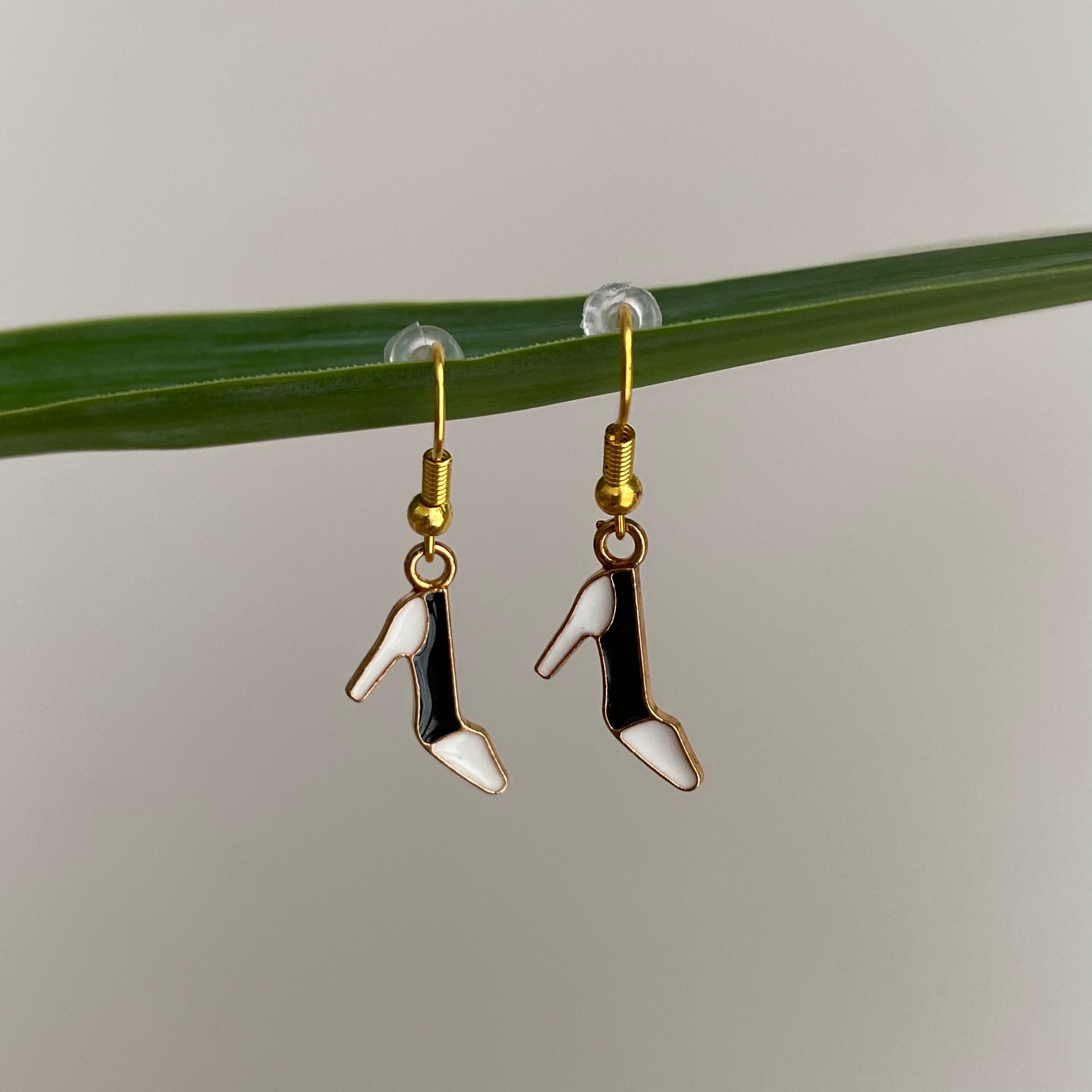 Black/White High Heels Dangle Earrings