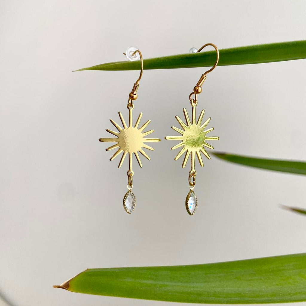 Gold Rising Sun With Dangle Earrings With Oval - Image 3