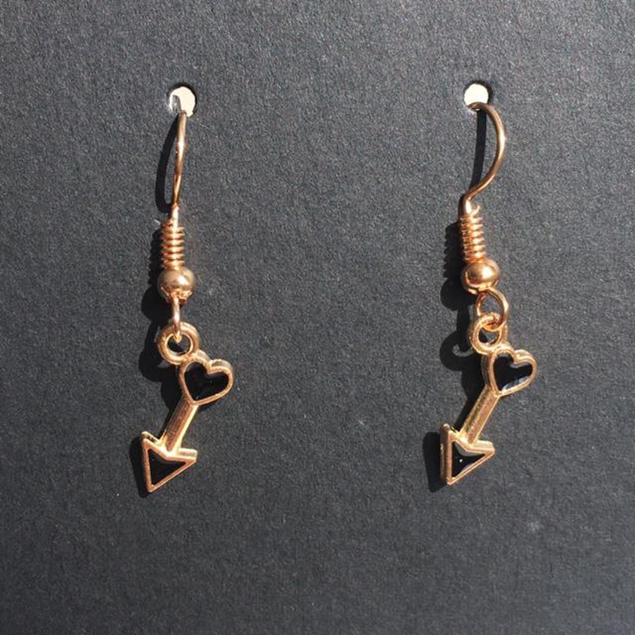 Black Love Struck Heart Of Cupid Arrow Dangle Drop - Image 3