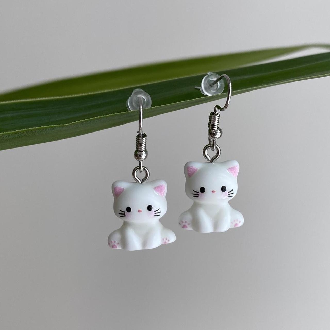 Cute White Kitten Dangle Earrings With Silver - Image 3