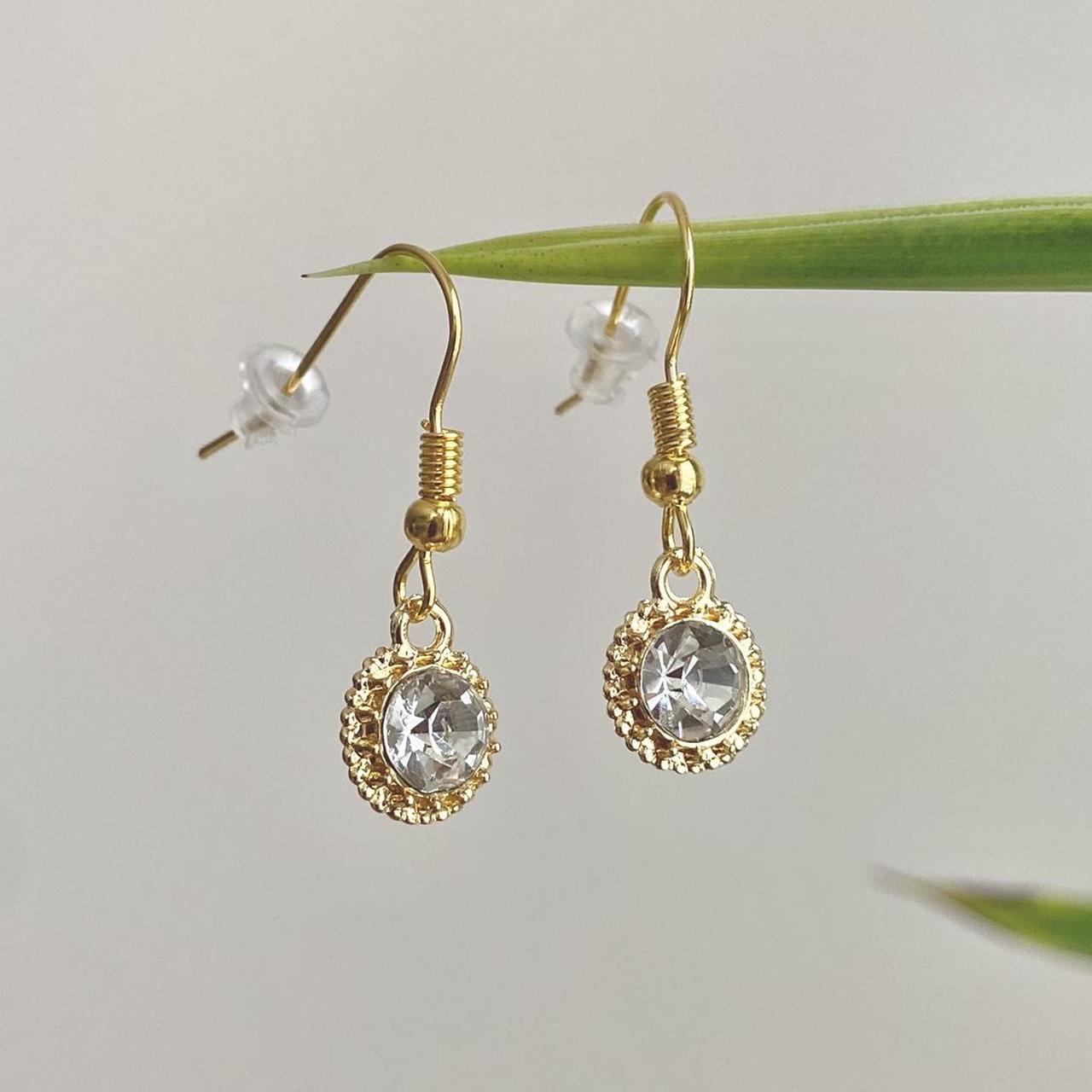 Cute Minimalist Crystal Dangle Earrings With Gold
