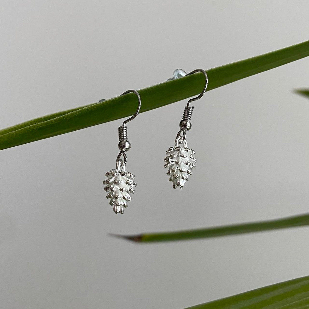 White And Silver Pinecone Dangle Earrings Also - Image 4
