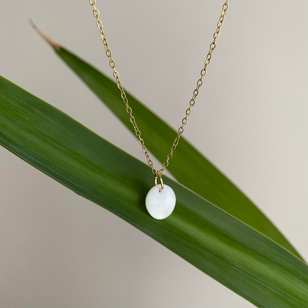White Shell Circle Pendant Chain Necklace With Gold - Image 5