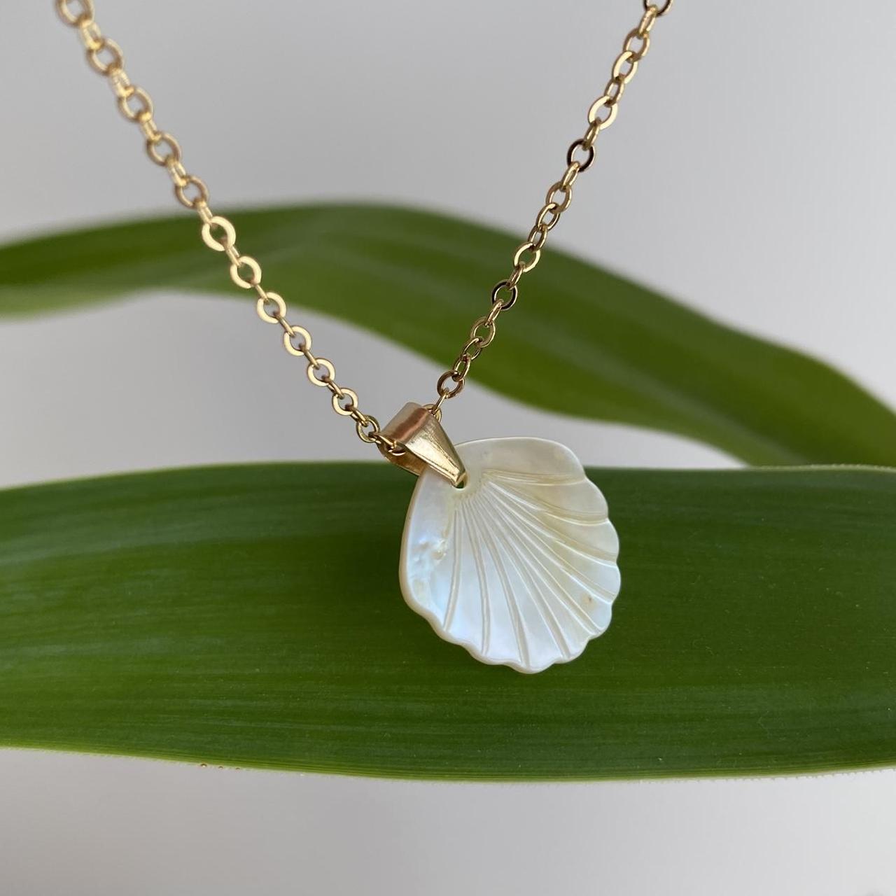 Genuine Shell Pendant Chain Necklace With Gold - Image 7