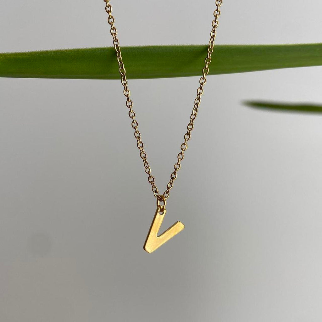 Gold Letter V Initial Pendant Chain Necklace 18