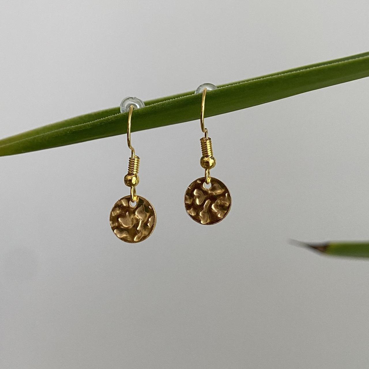 Medium Hammered Gold Circle Dangle Earrings 100 - Image 2