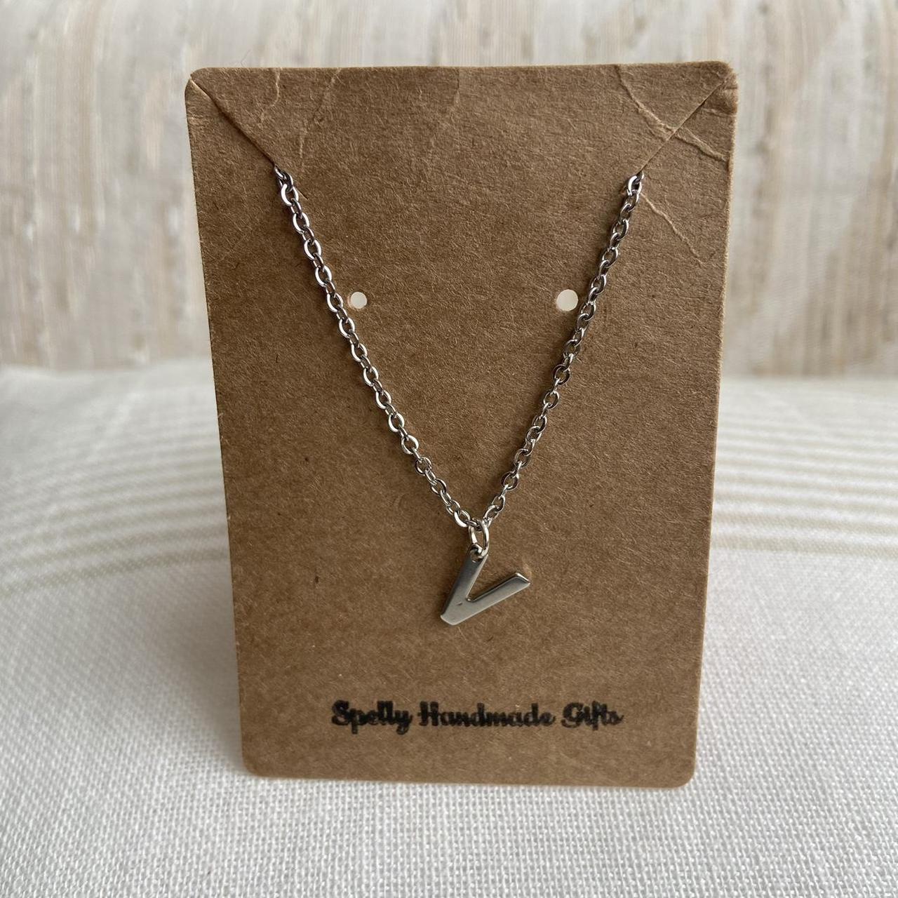 Silver Letter V Initial Pendant Chain Necklace - Image 3