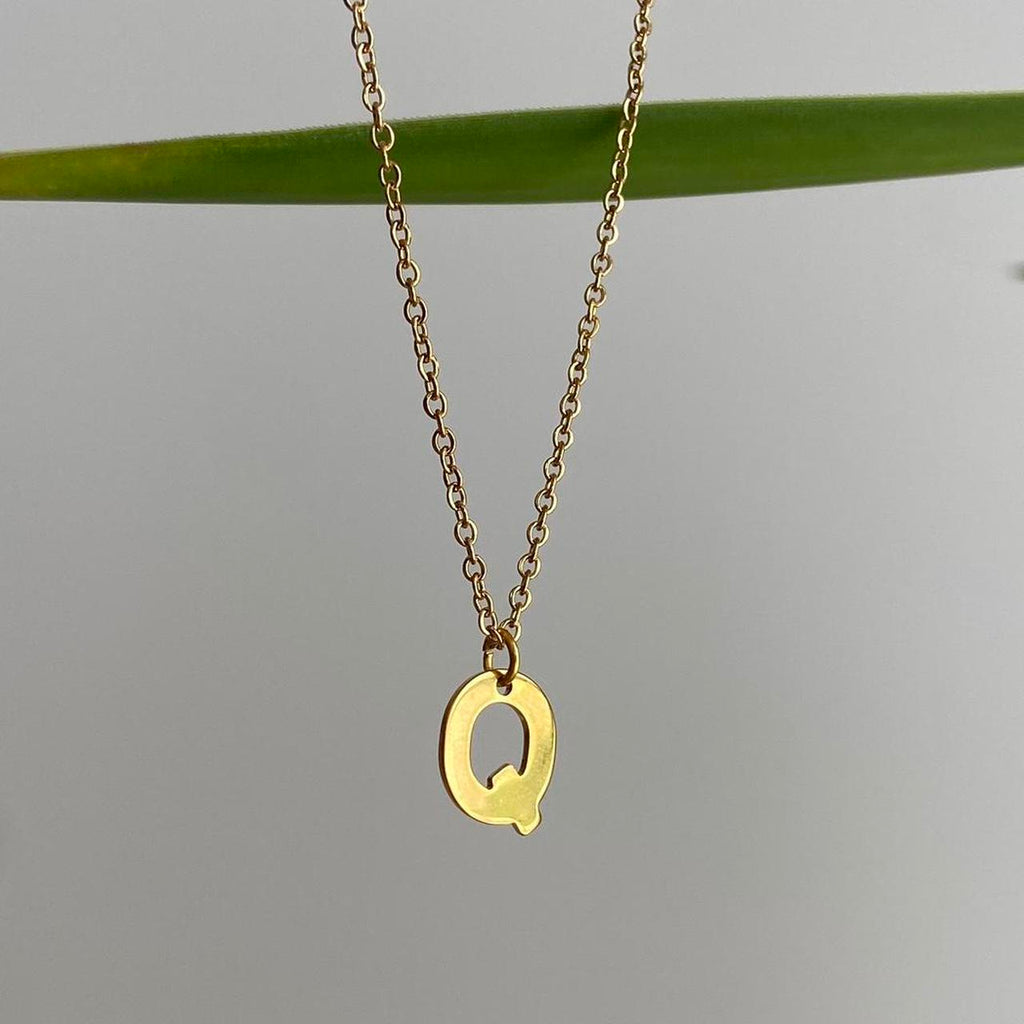 Gold Letter Q Initial Pendant Chain Necklace 18