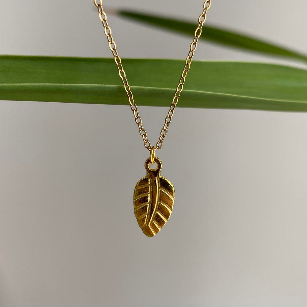 Gold Leaf Pendant Chain Necklace 18 Karat Gold - Image 3
