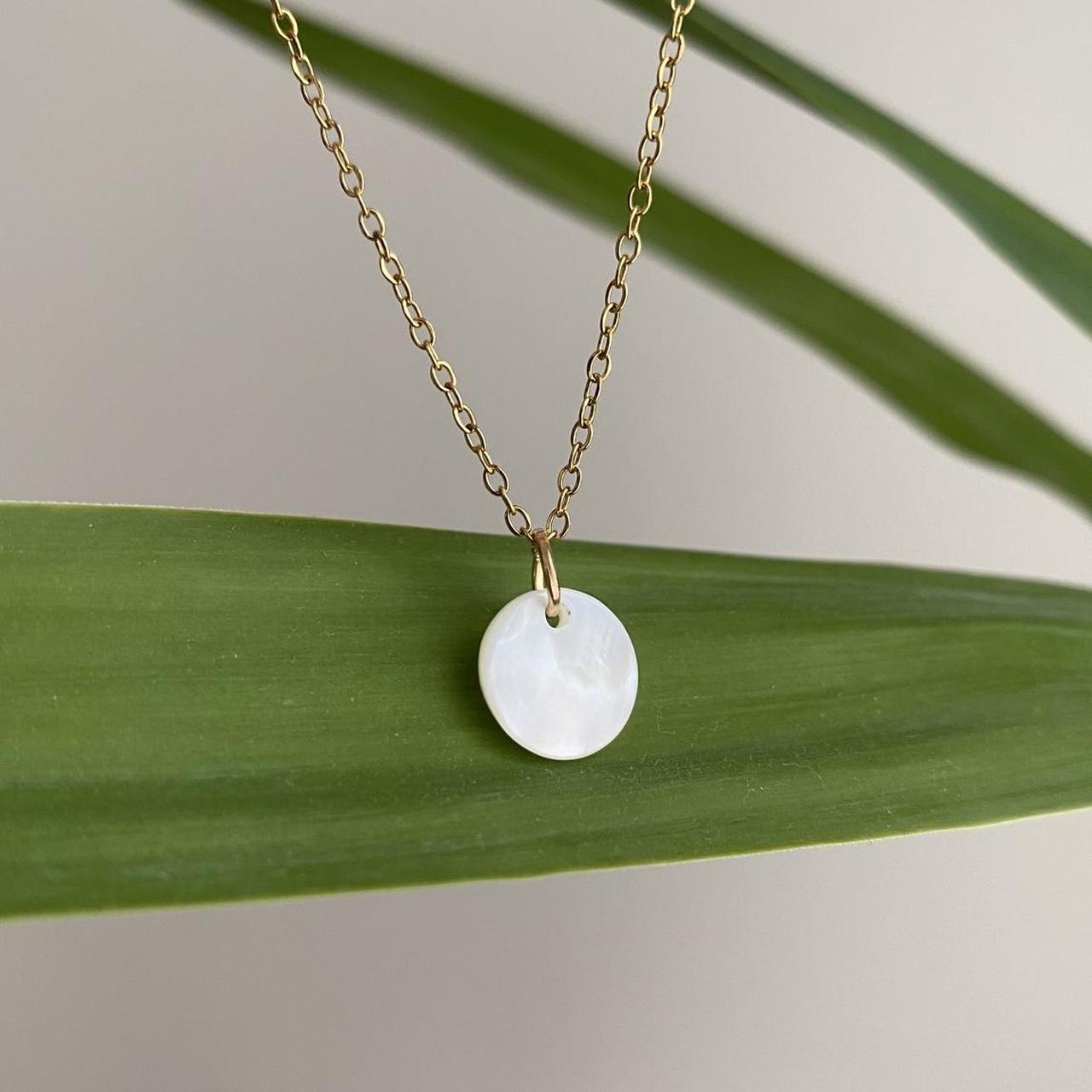 White Shell Circle Pendant Chain Necklace With Gold - Image 2