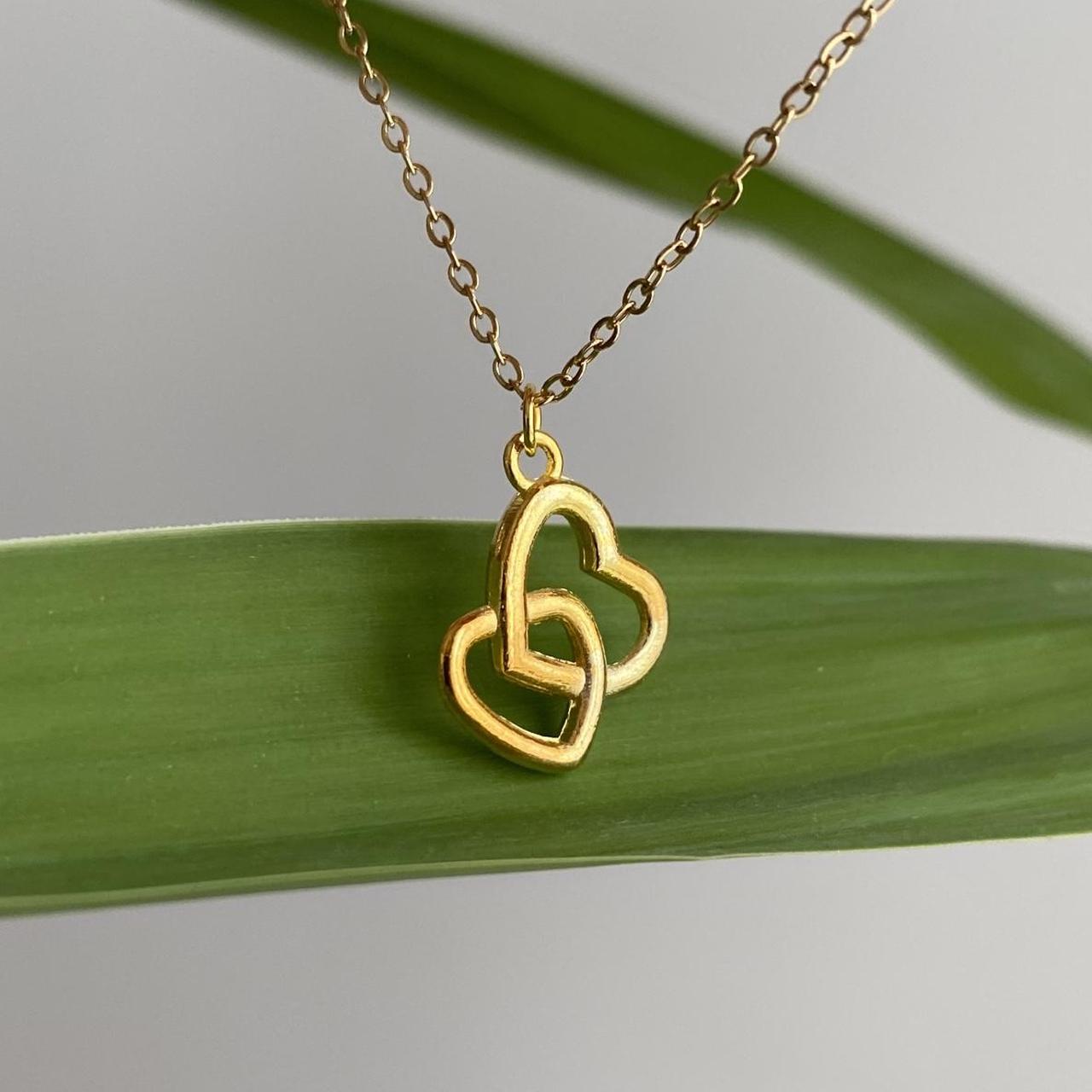 Linked Hearts Pendant Chain Necklace 18 Karat
