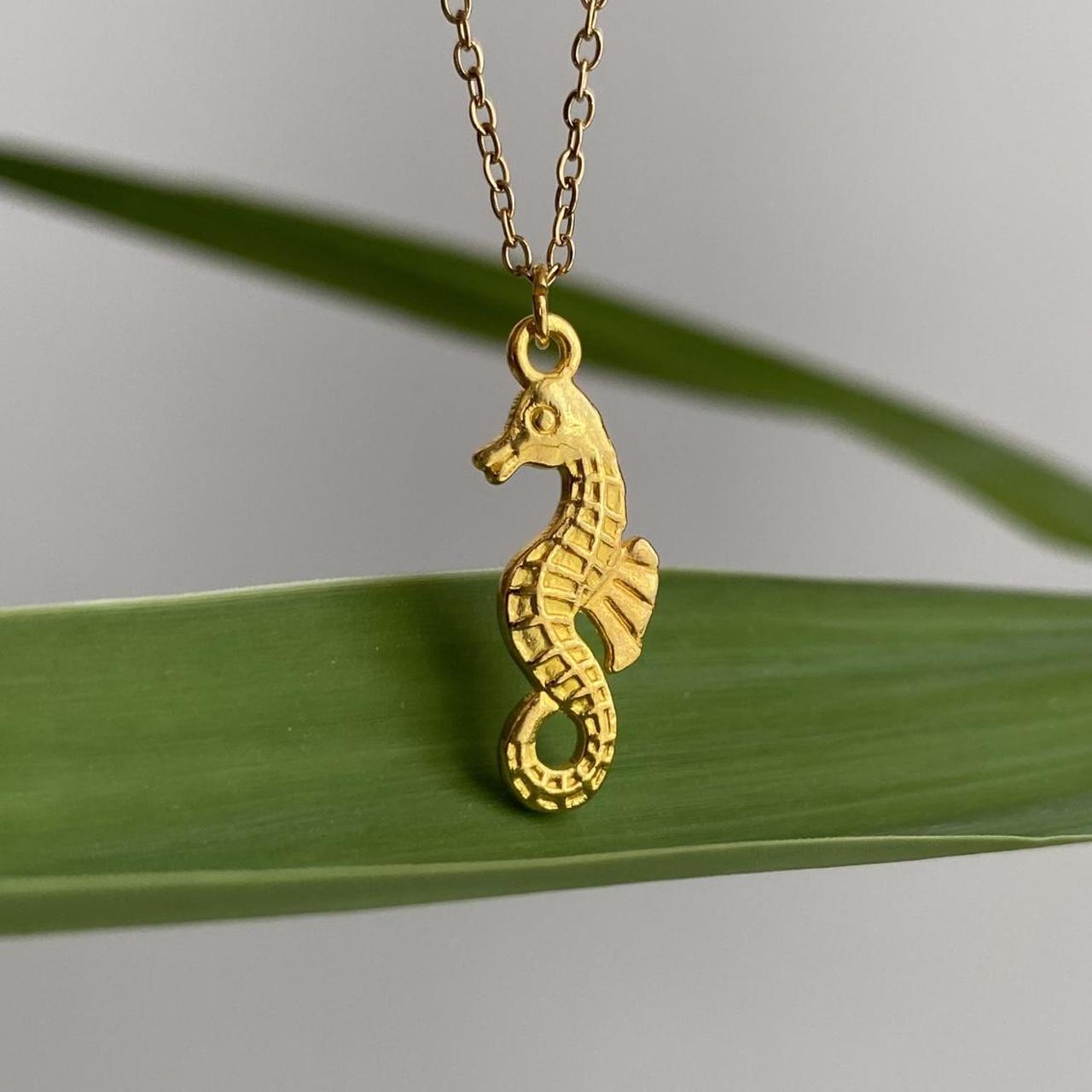 Gold Seahorse Pendant Chain Necklace 18 Karat
