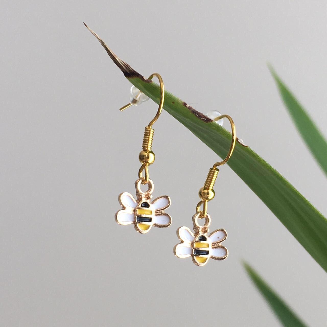 Bumble Bee Dangle Drop Earrings Matching Necklace - Image 2