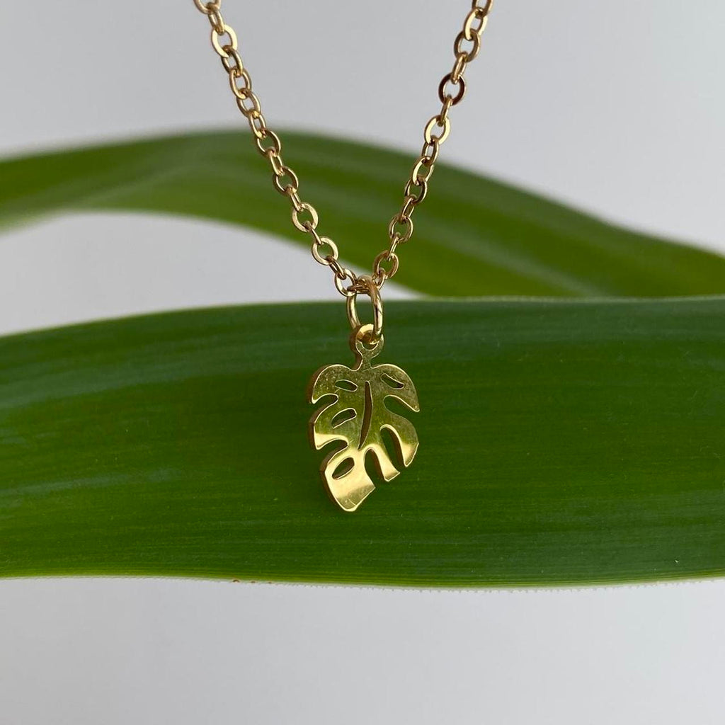 Gold Tropical Palm Tree Leaf Pendant Chain Necklace - Image 3