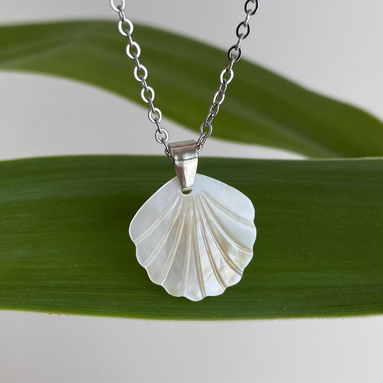 Genuine Shell Pendant Chain Necklace With Silver