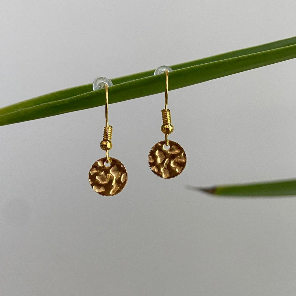 Medium Hammered Gold Circle Dangle Earrings 100 - Image 4