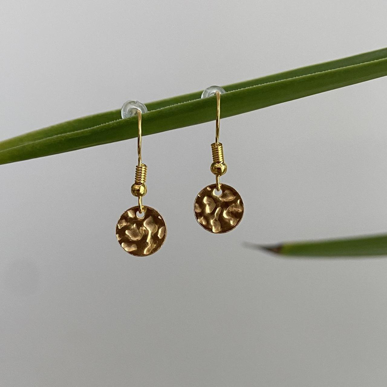 Medium Hammered Gold Circle Dangle Earrings 100 - Image 4