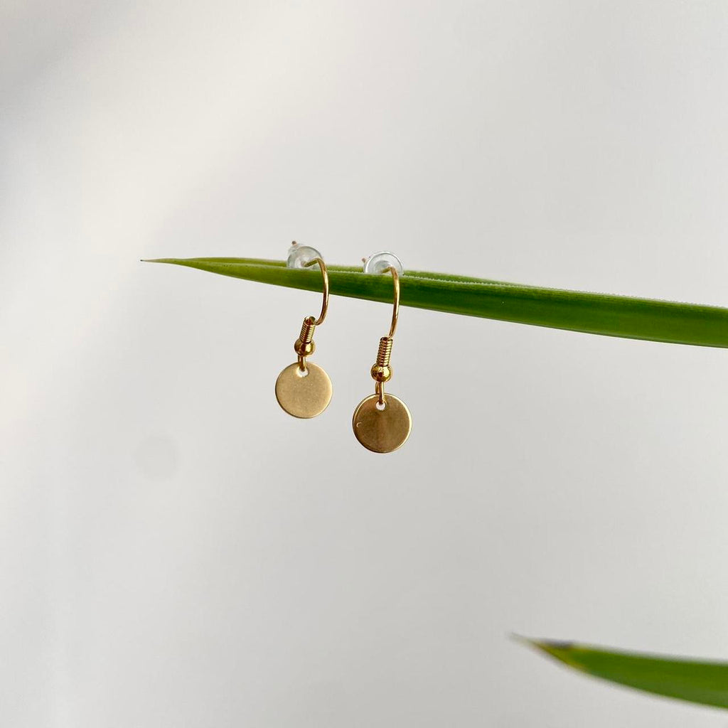 Cute Minimalist Metallic Gold Circle Dangle - Image 3