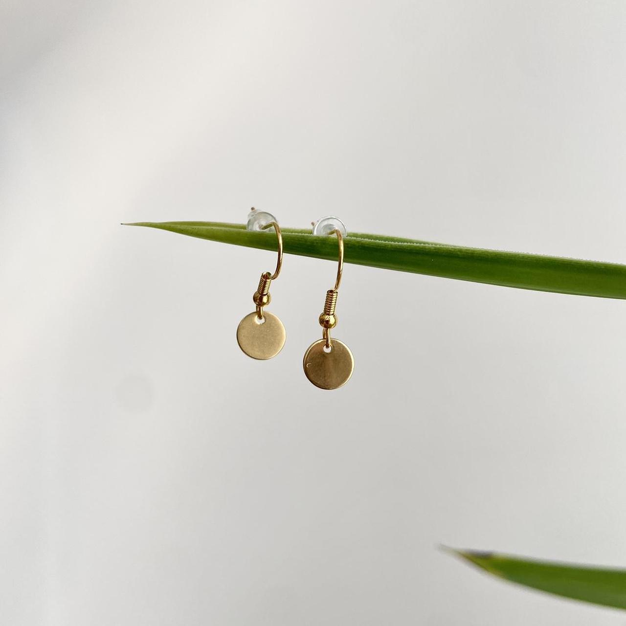 Cute Minimalist Metallic Gold Circle Dangle - Image 3