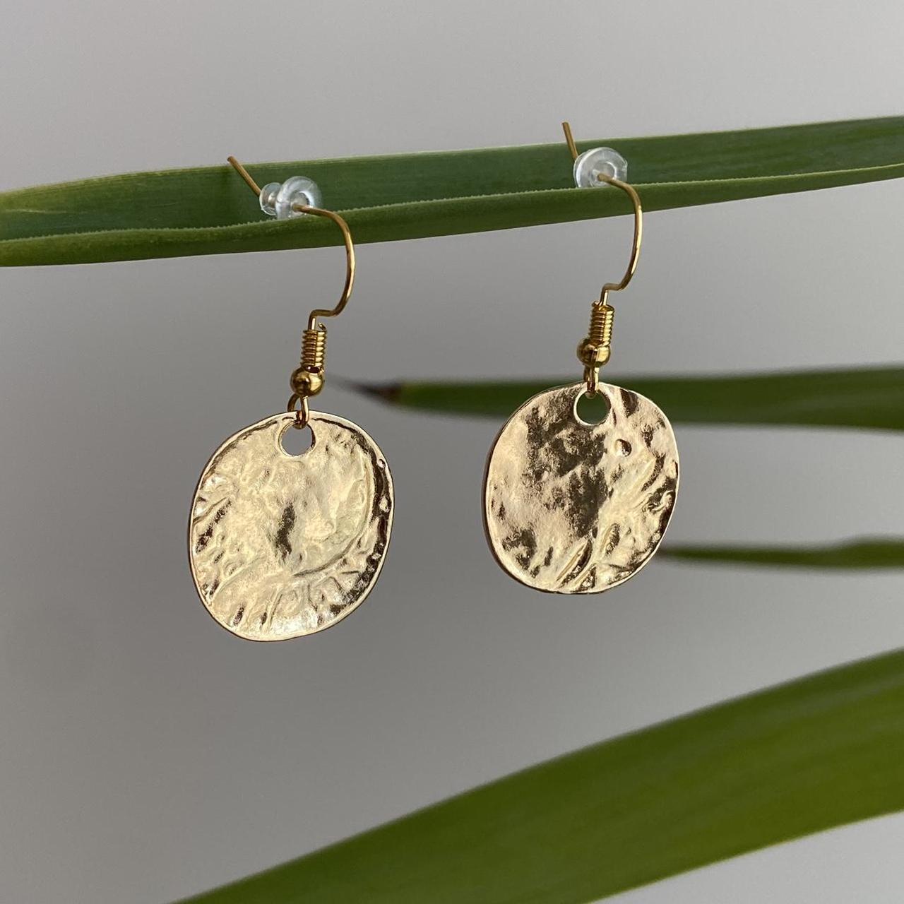 Large Hanmered Gold Circle Dangle Earrings 100 - Image 3