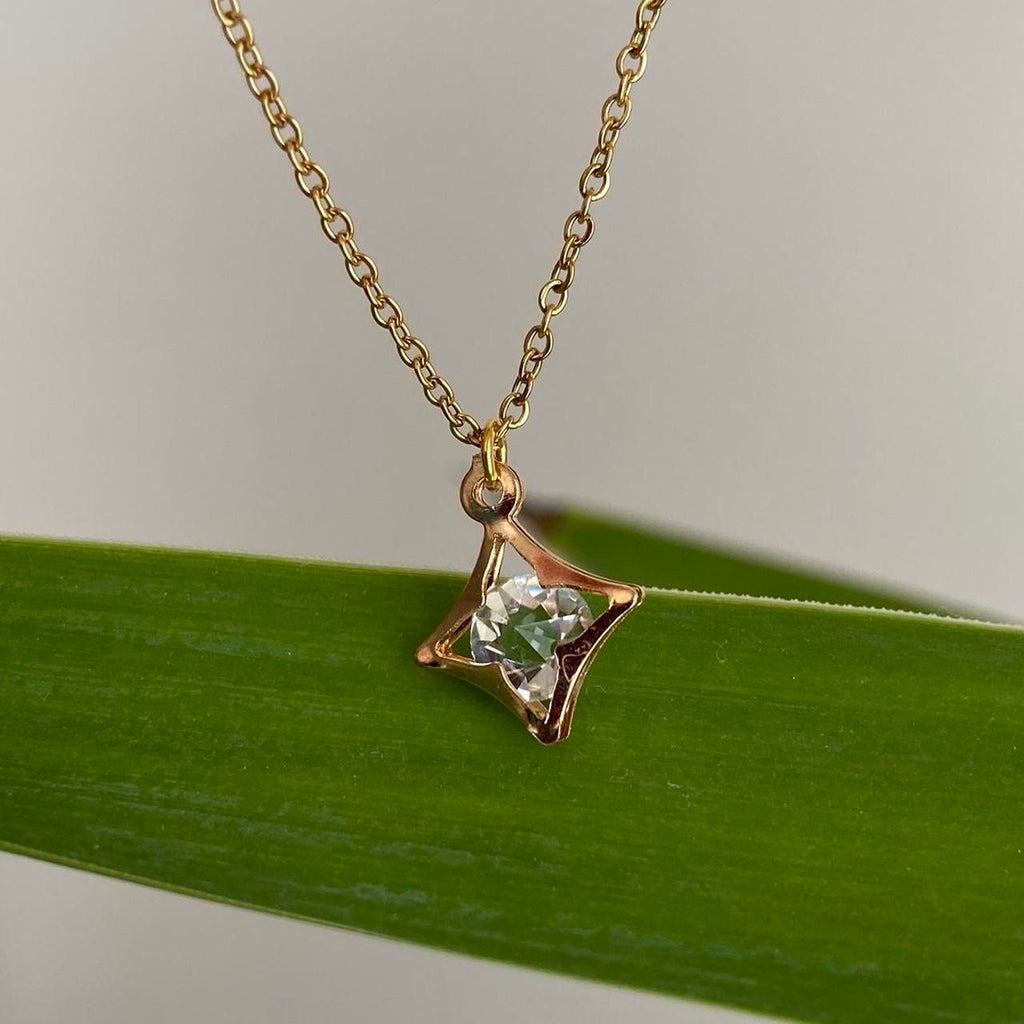 Diamond Gold Pendant Chain Necklace 18 Karat Gold