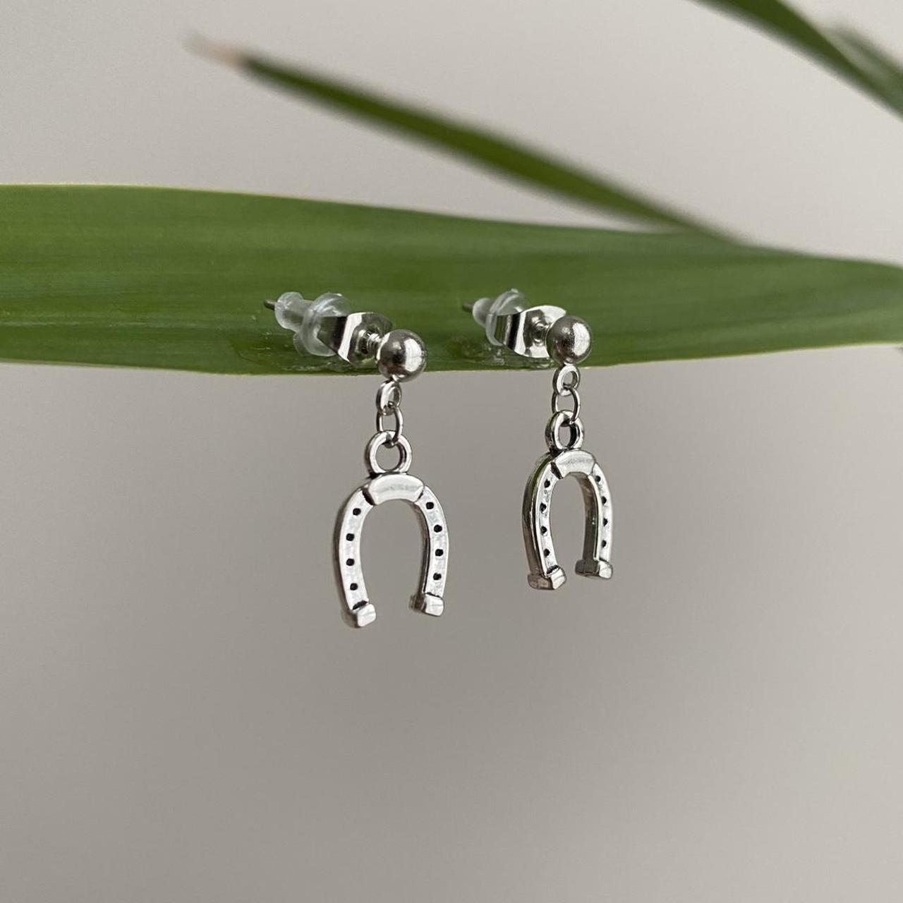 Western Horse Shoe Silver Dangle Stud Earrings - Image 3