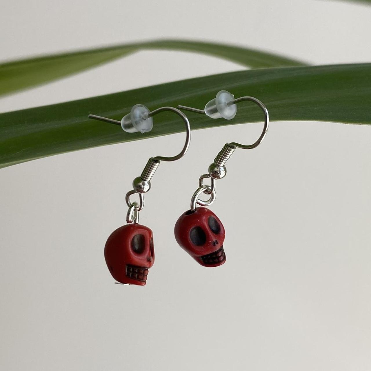 Cinco De Mayo Red And Black Skull Dangle Earrings - Image 4