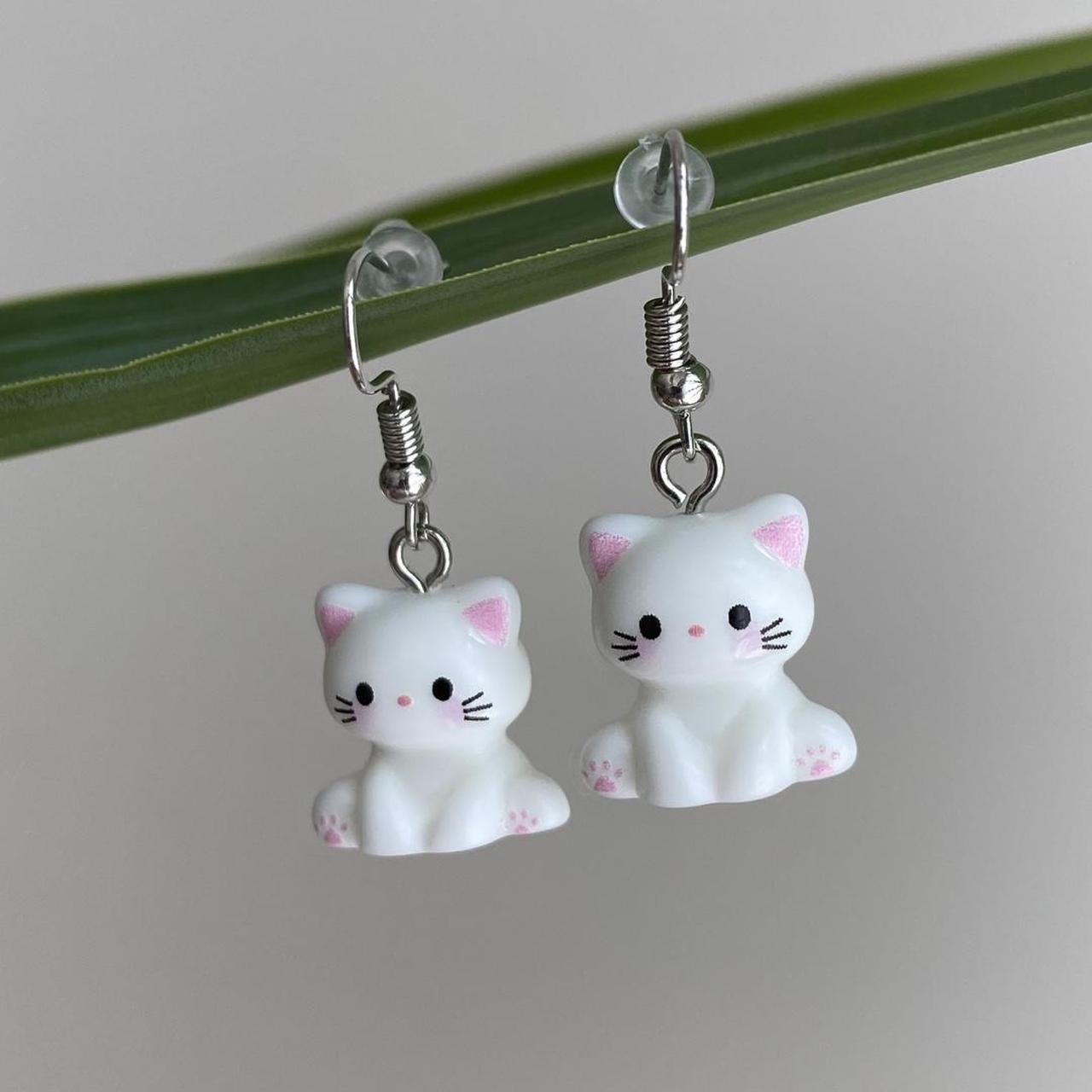 Cute White Kitten Dangle Earrings With Silver