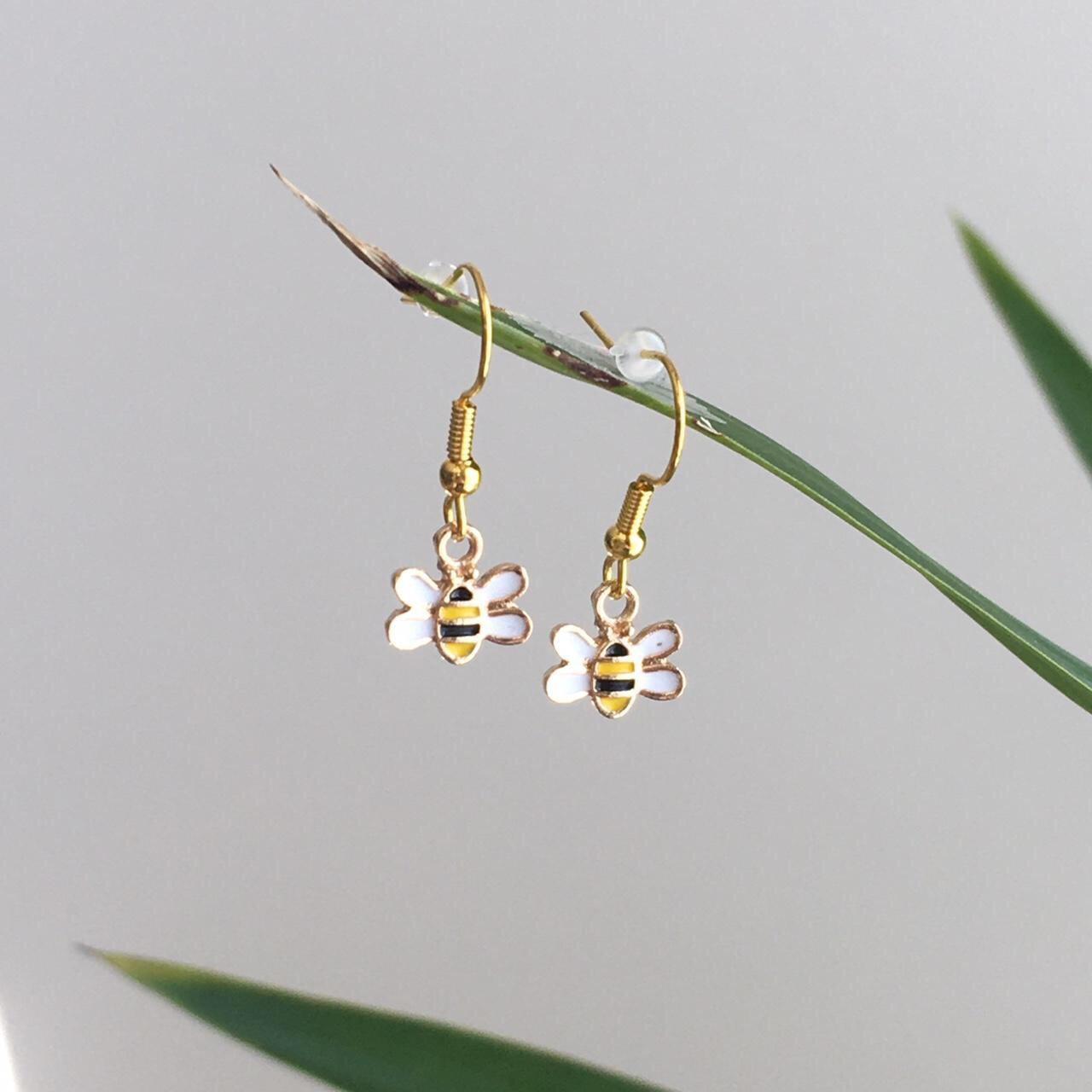 Bumble Bee Dangle Drop Earrings Matching Necklace - Image 4