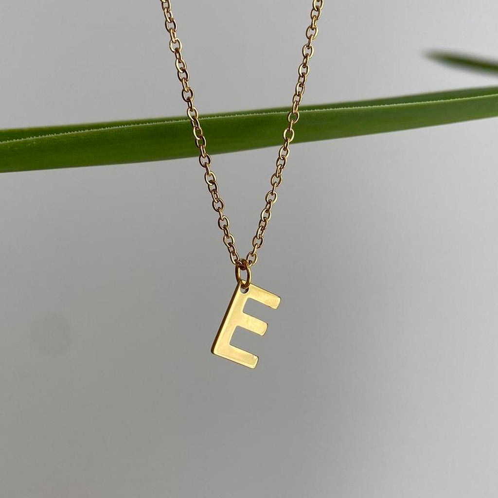 Gold Letter E Initial Pendant Chain Necklace 18