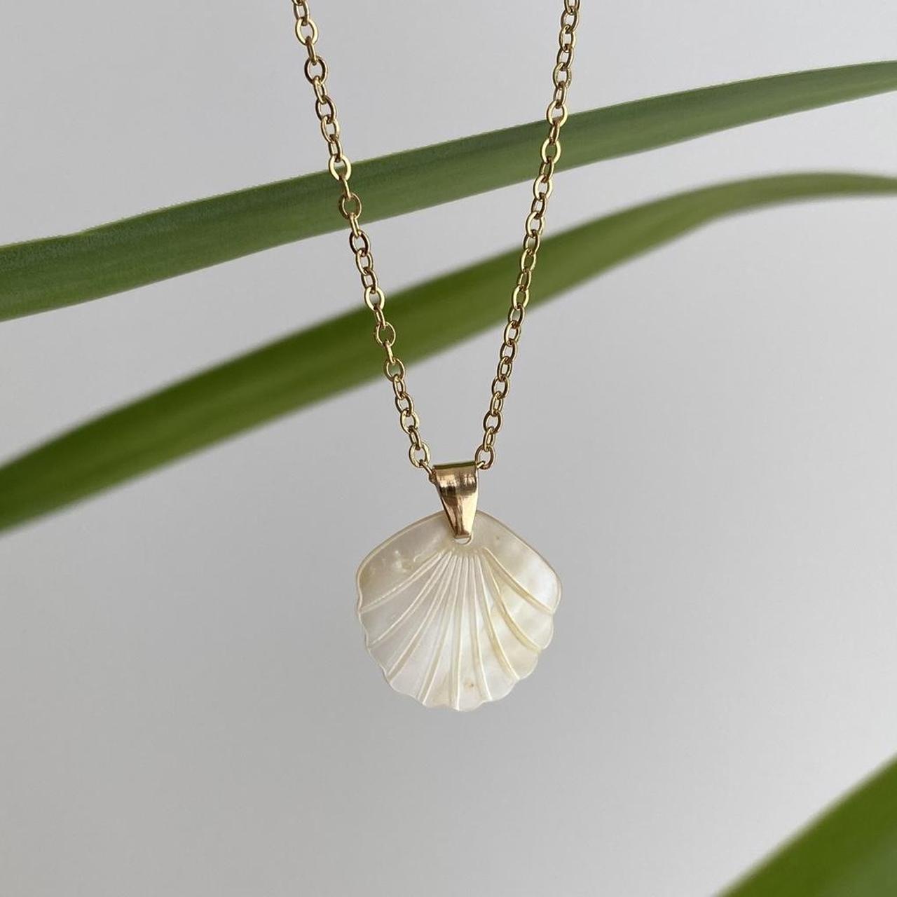 Genuine Shell Pendant Chain Necklace With Gold - Image 3
