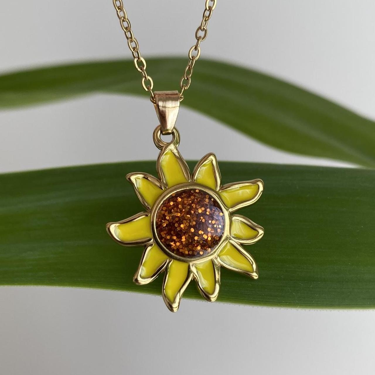 Yellow Sunflower Pendant Chain Necklace With Gold