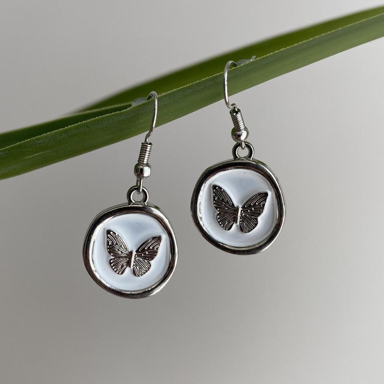 White And Silver Stamped Wax Seal Style Butterfly
