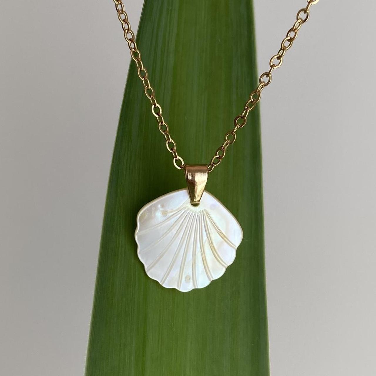 Genuine Shell Pendant Chain Necklace With Gold - Image 2
