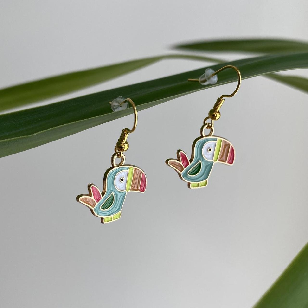 Colourful Tropical Turquoise Toucan Bird Enamel - Image 4