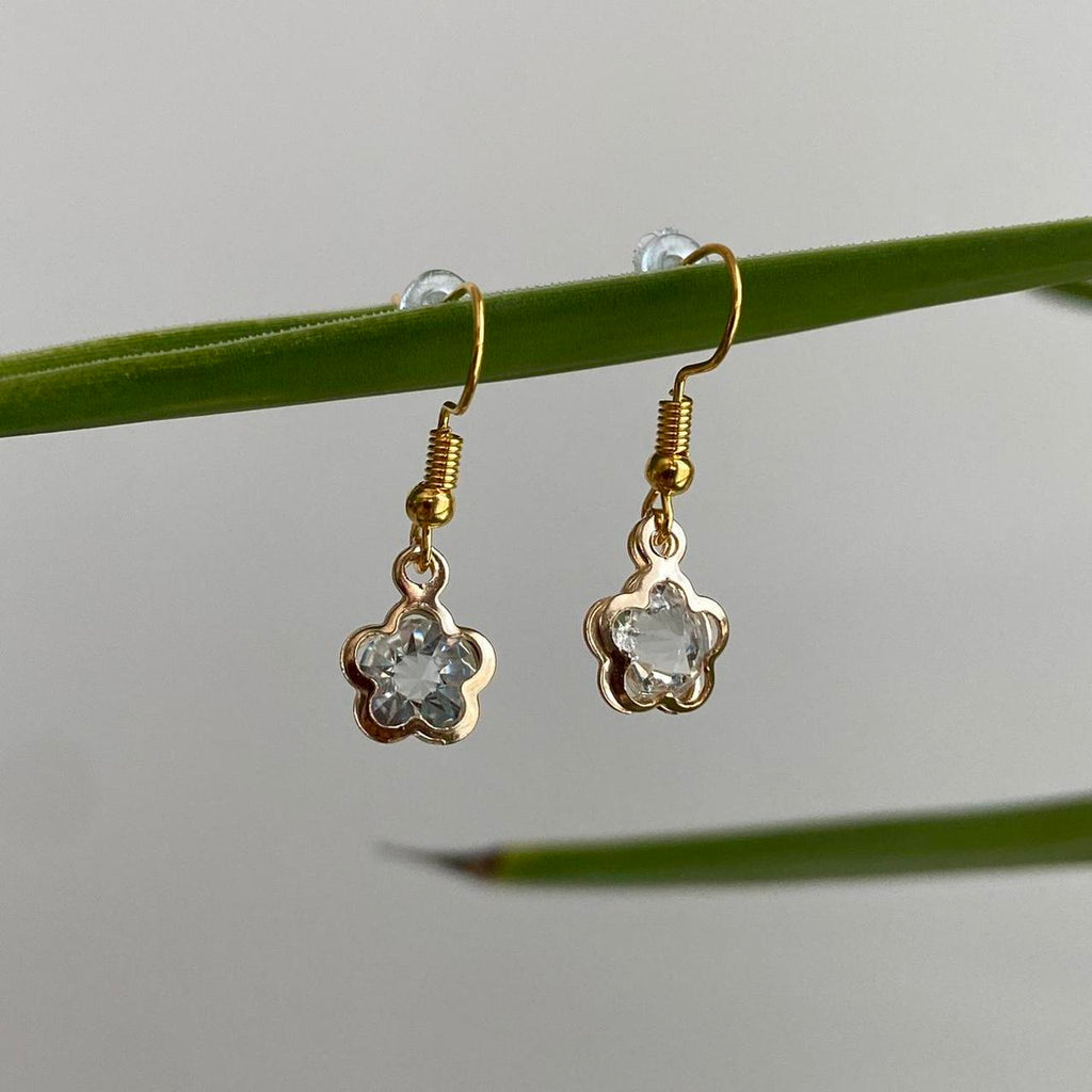Large Flower Diamond Gold Dangle Earrings Hand - Image 2