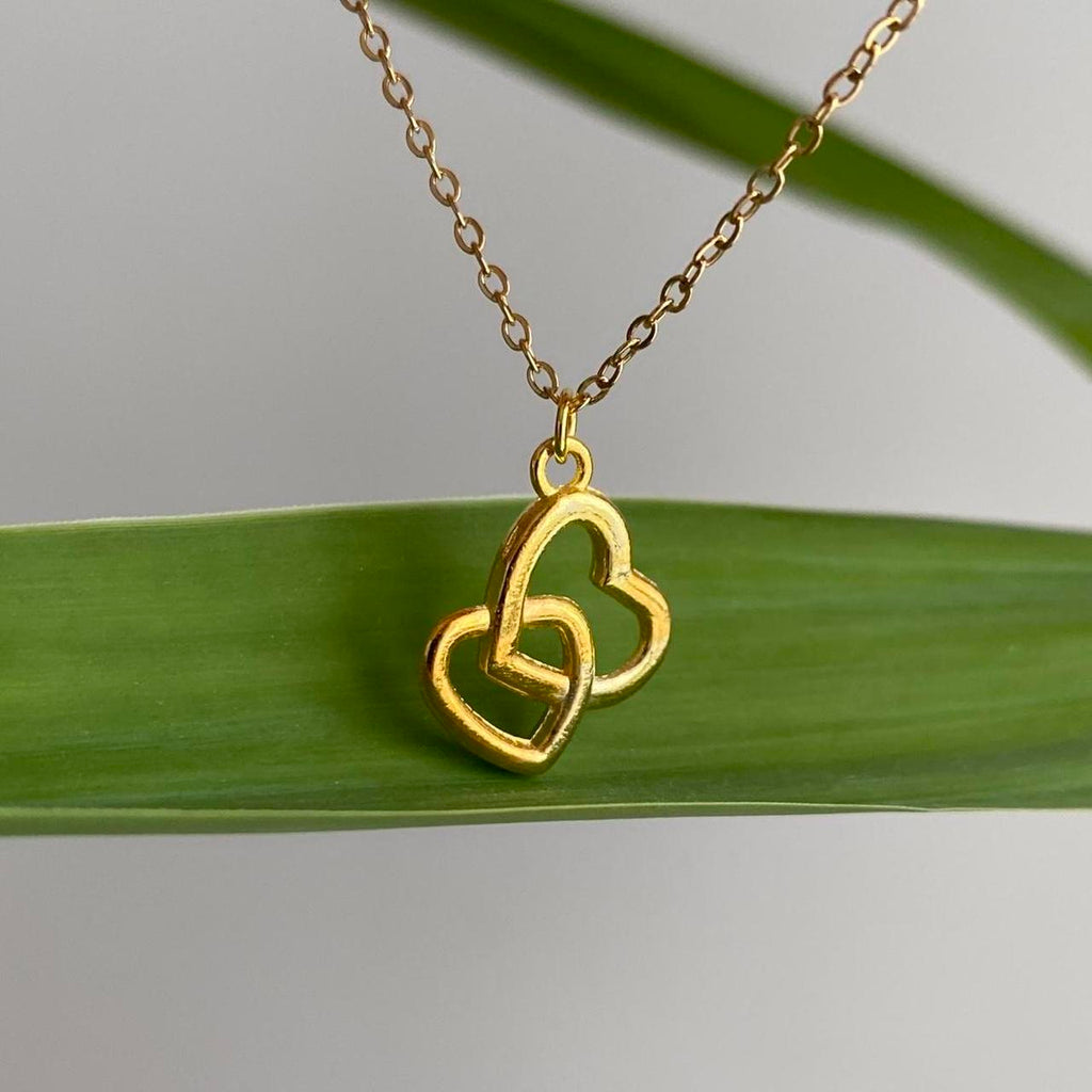 Linked Hearts Pendant Chain Necklace 18 Karat - Image 5