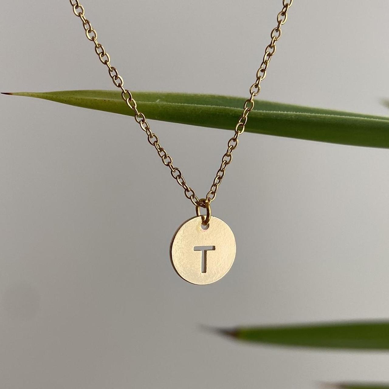 Circle Stamped Gold Letter T Initial Pendant Chain - Image 2