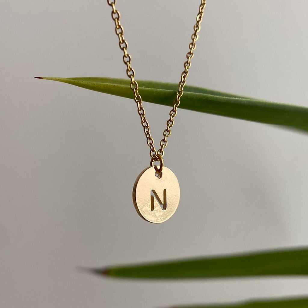 Circle Stamped Gold Letter N Initial Pendant Chain - Image 2
