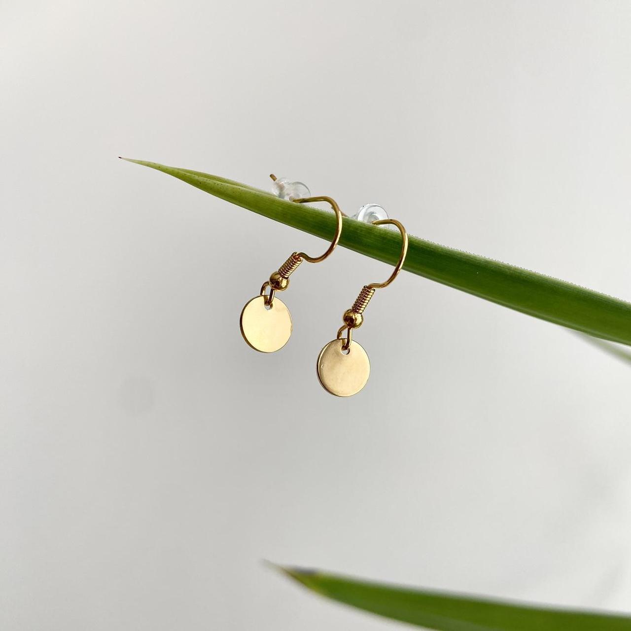 Cute Minimalist Metallic Gold Circle Dangle - Image 4