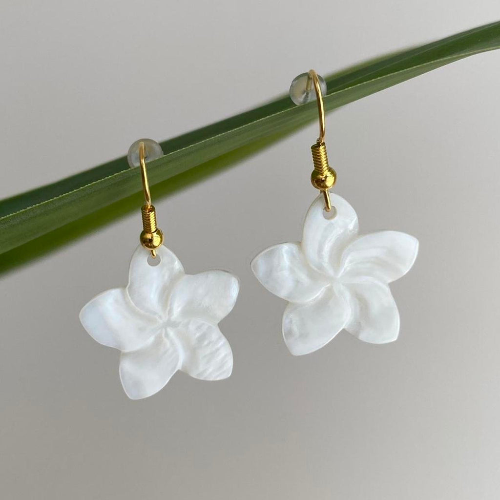 Genuine White Shell Flower Dangle Earrings With Gold